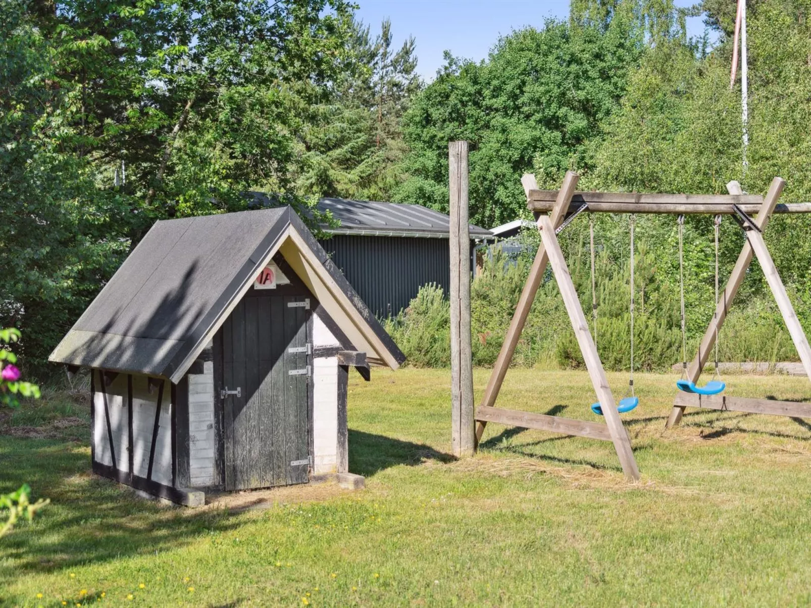 "Henny" - 1.5km from the sea-Outside