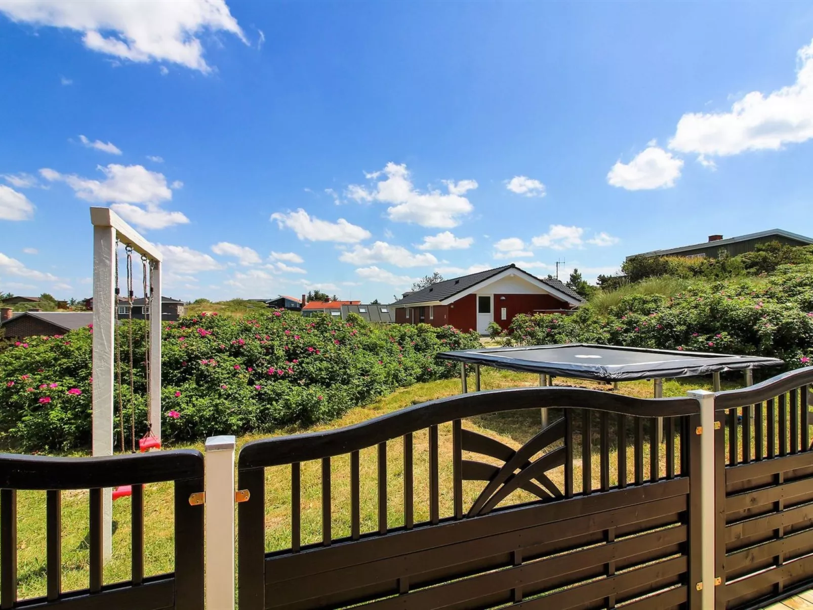 "Sirka" - 200m from the sea-Draußen