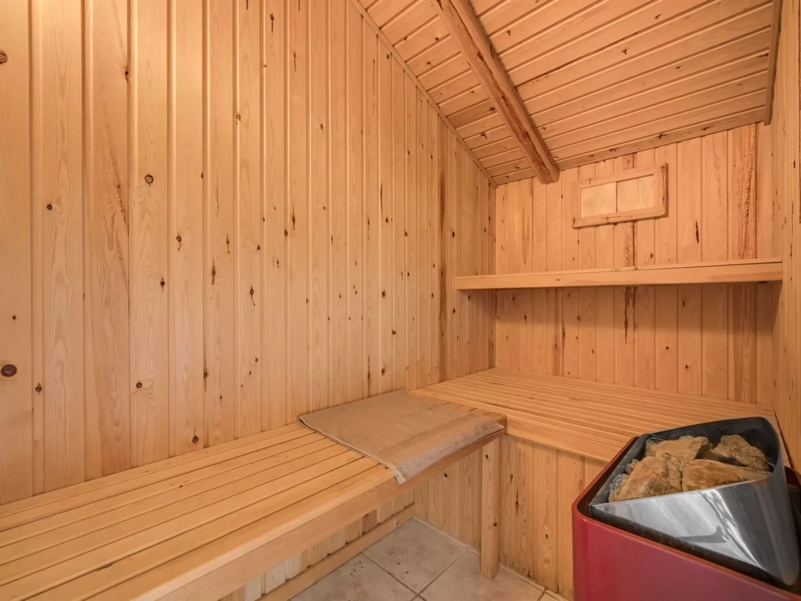 "Skev" - 200m to the fjord-Dedans