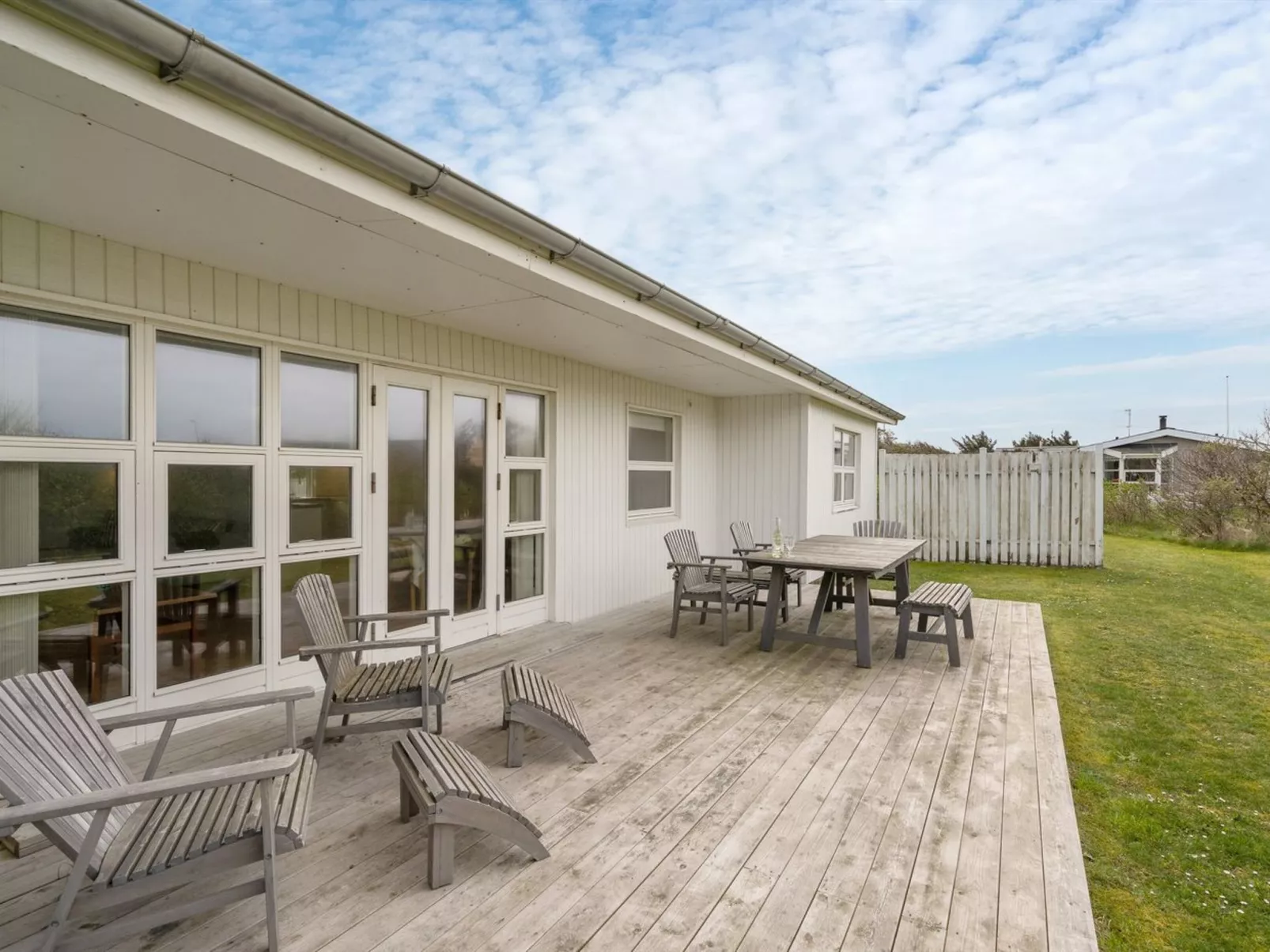 "Vilja" - 150m from the sea-Outside