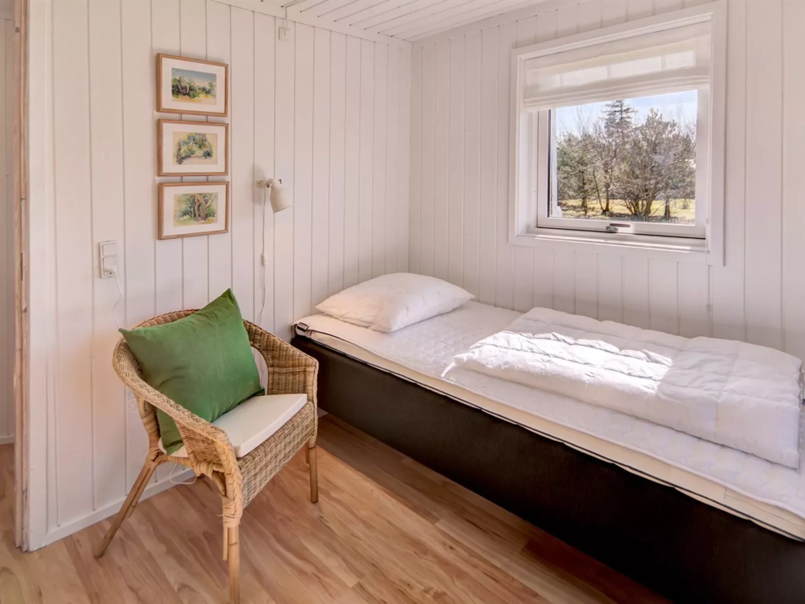 "Bylgja" - 1.7km from the sea-Dedans