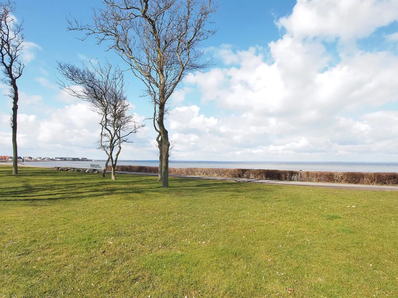 "Elevus" - 10m from the sea-Draußen