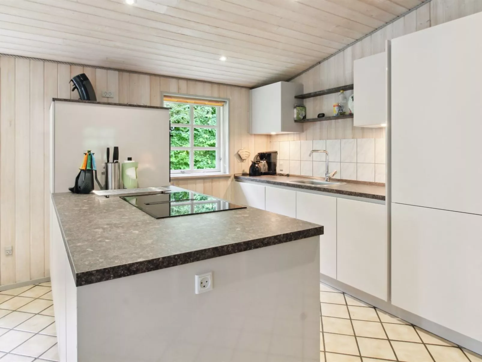 "Joonatan" - 30km from the sea-Inside