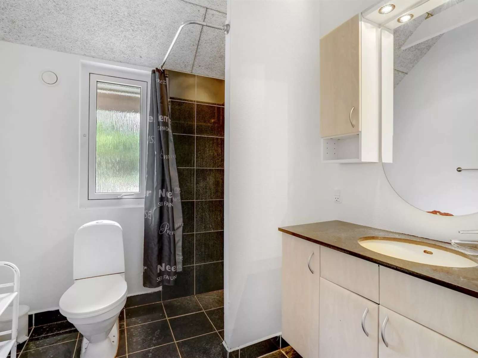 "Jenna" - 1.4km from the sea-Inside