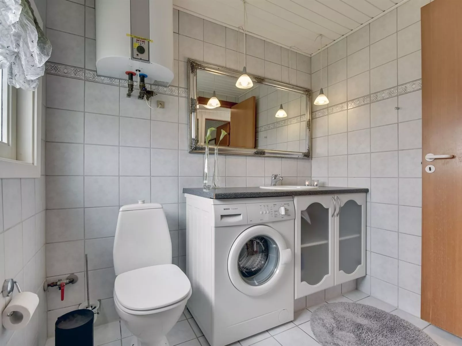 "Tjordis" - 600m to the fjord-Dedans