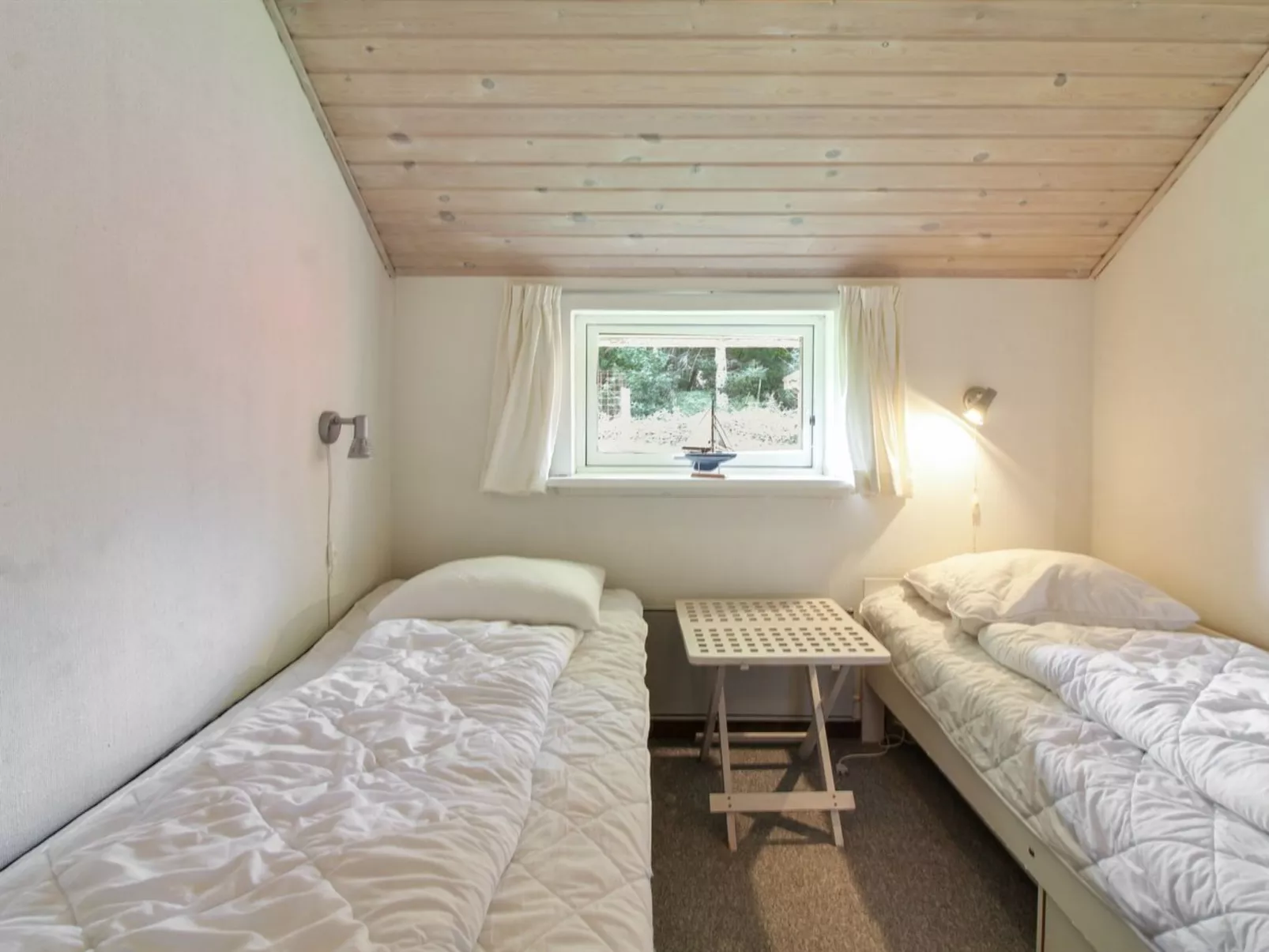 "Halli" - 700m from the sea-Drinnen