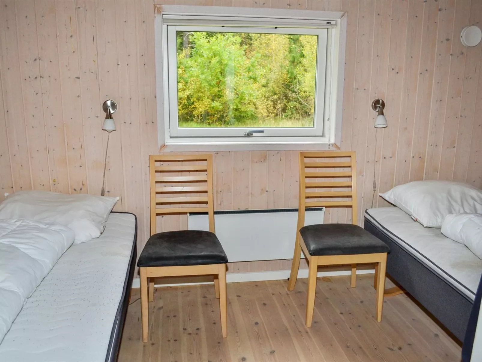 "Åsta" - 1.7km from the sea-Drinnen