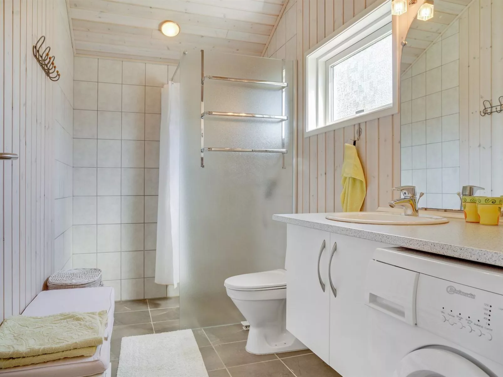 "Hubert" - 150m from the sea-Inside