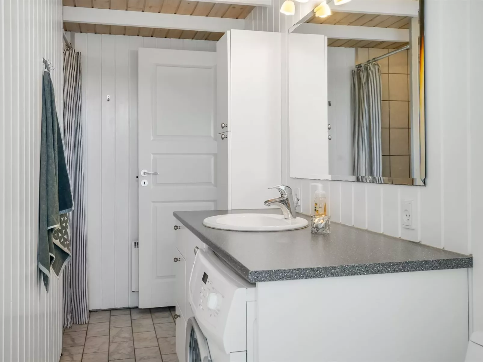 "Venja" - 200m from the sea-Inside