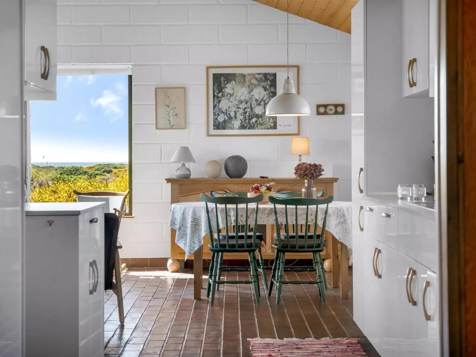 "Ehawee" - 350m from the sea-Dedans