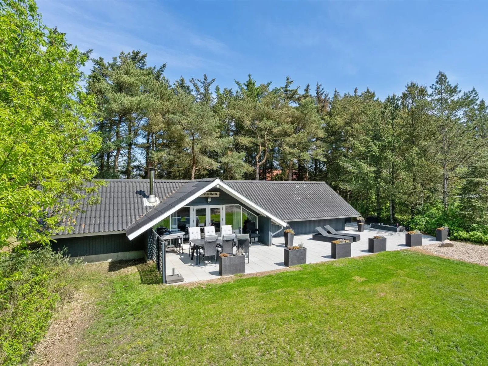 "Hjalmara" - 900m from the sea-Outside