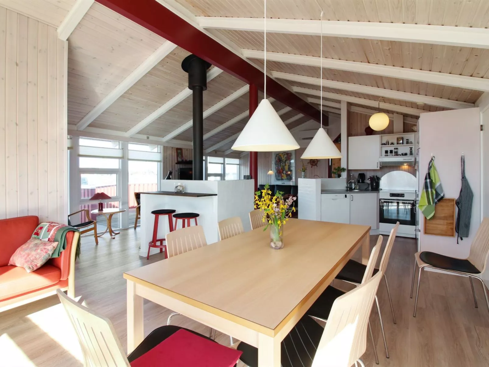 "Skrallan" - 400m from the sea-Drinnen