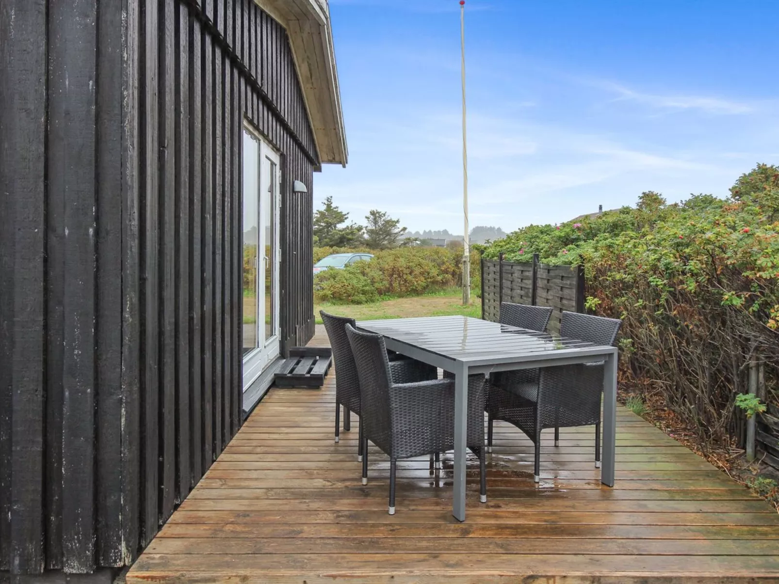 "Jerk" - 250m from the sea-Outside