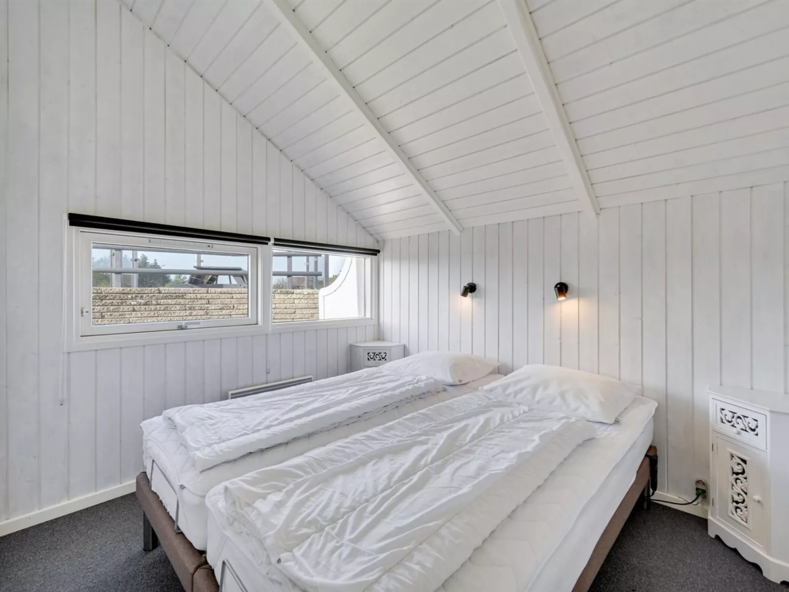 "Cyrill" - 250m to the fjord-Dedans