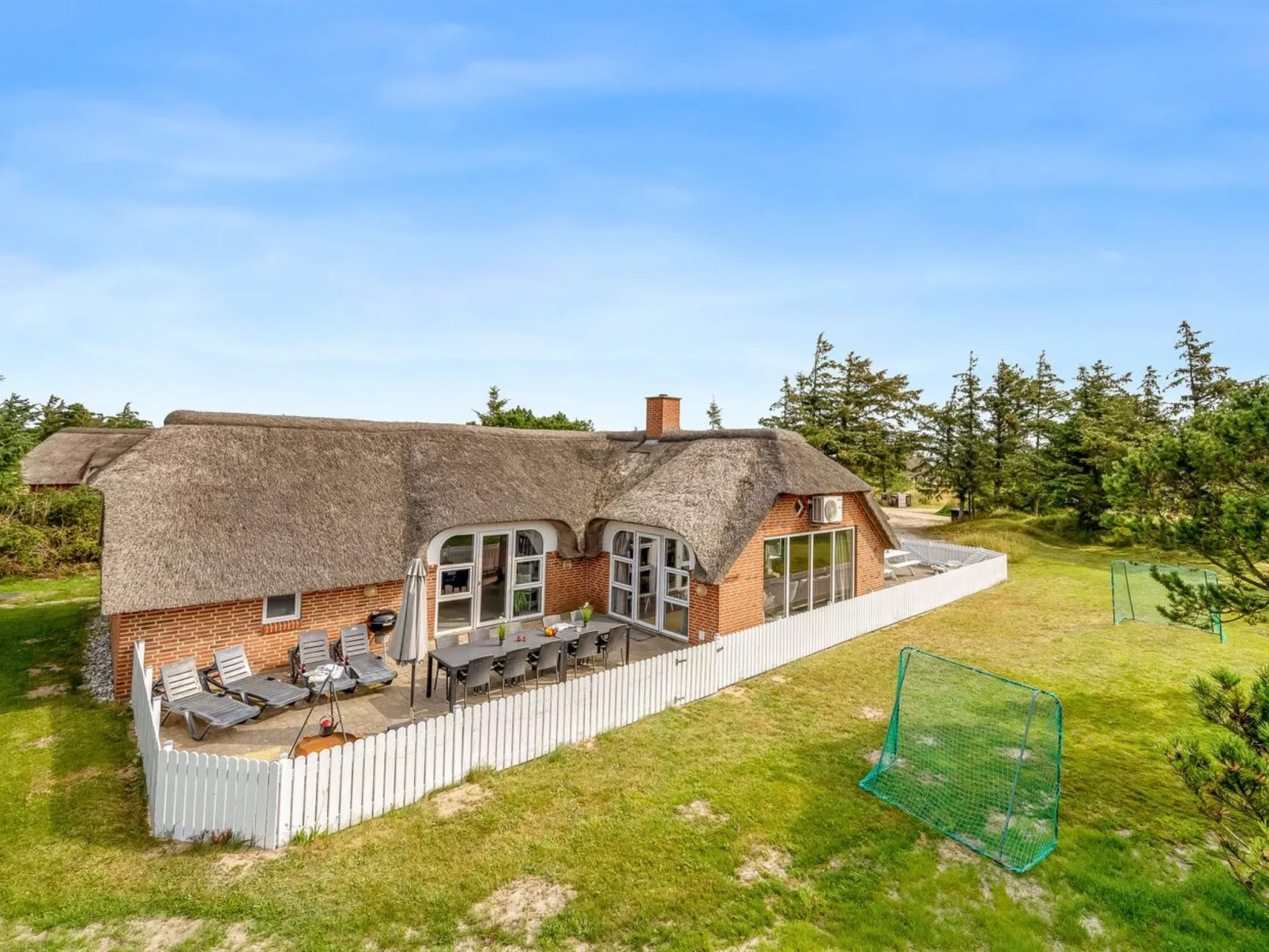 "Severine" -  from the sea-Dehors