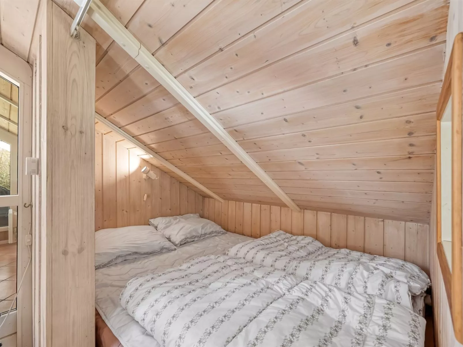 "Snefrid" - 12km from the sea-Inside