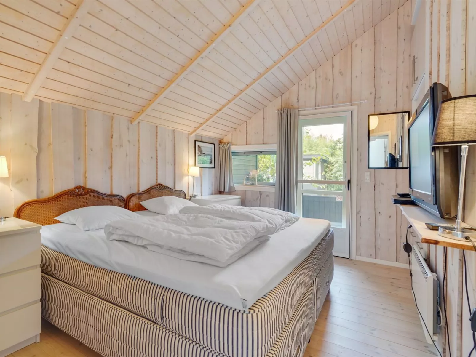 "Zelda" - 300m from the sea-Inside