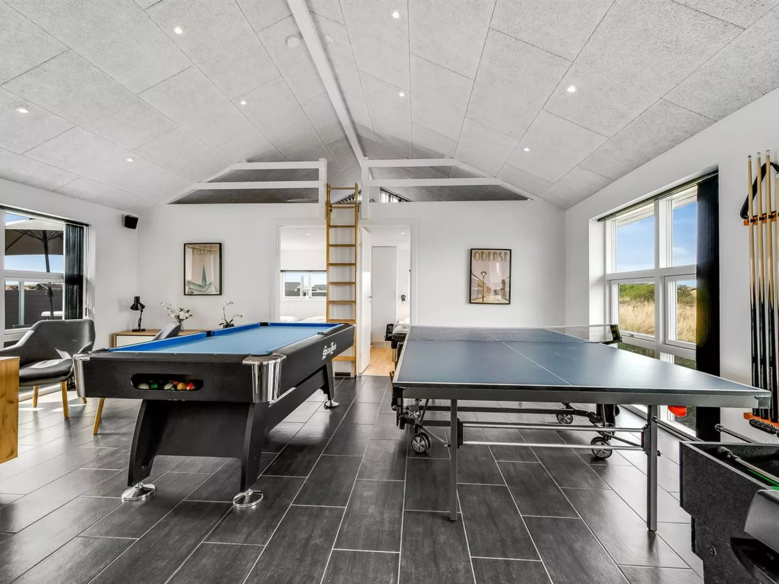 "Ennie" -  from the sea-Inside