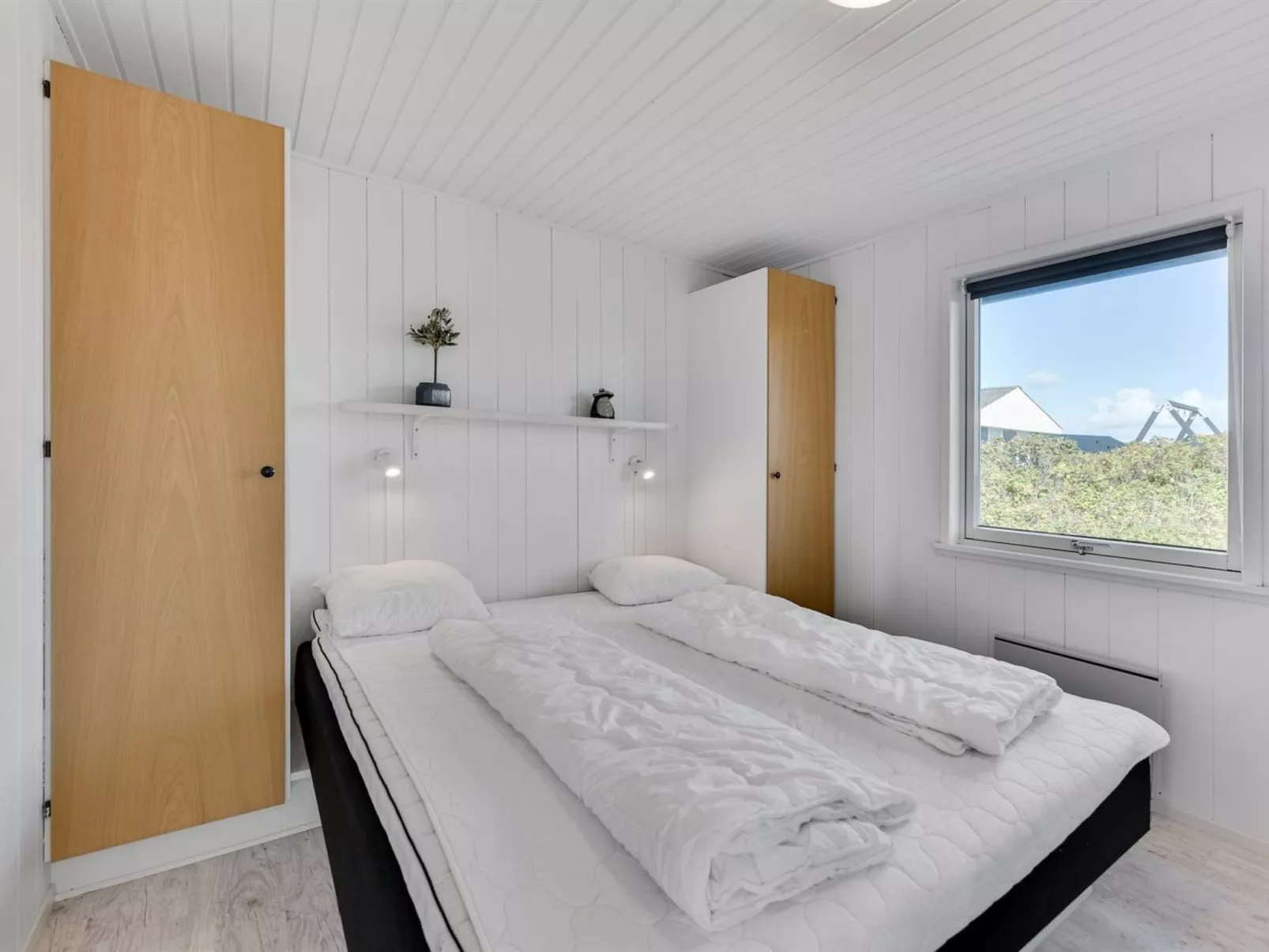 "Aiske" -  from the sea-Inside