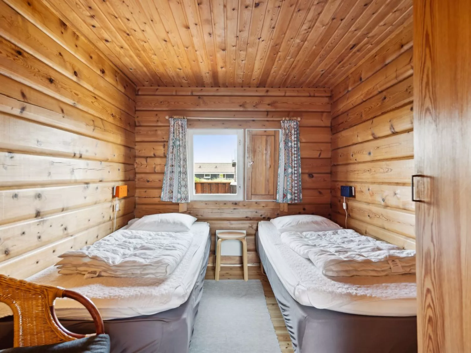 "Evelin" -  from the sea-Drinnen