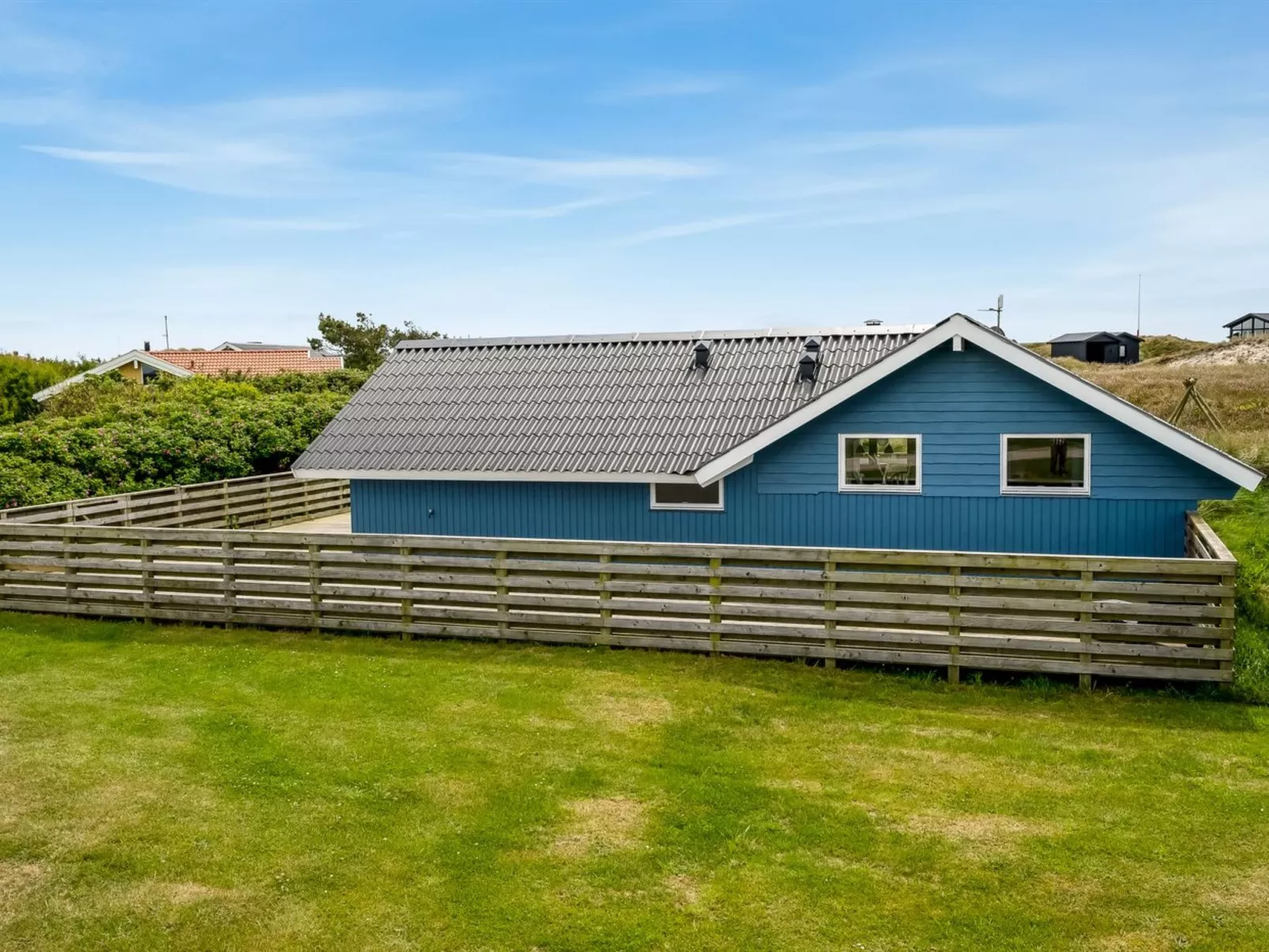 "Valia" - 400m to the fjord-Outside