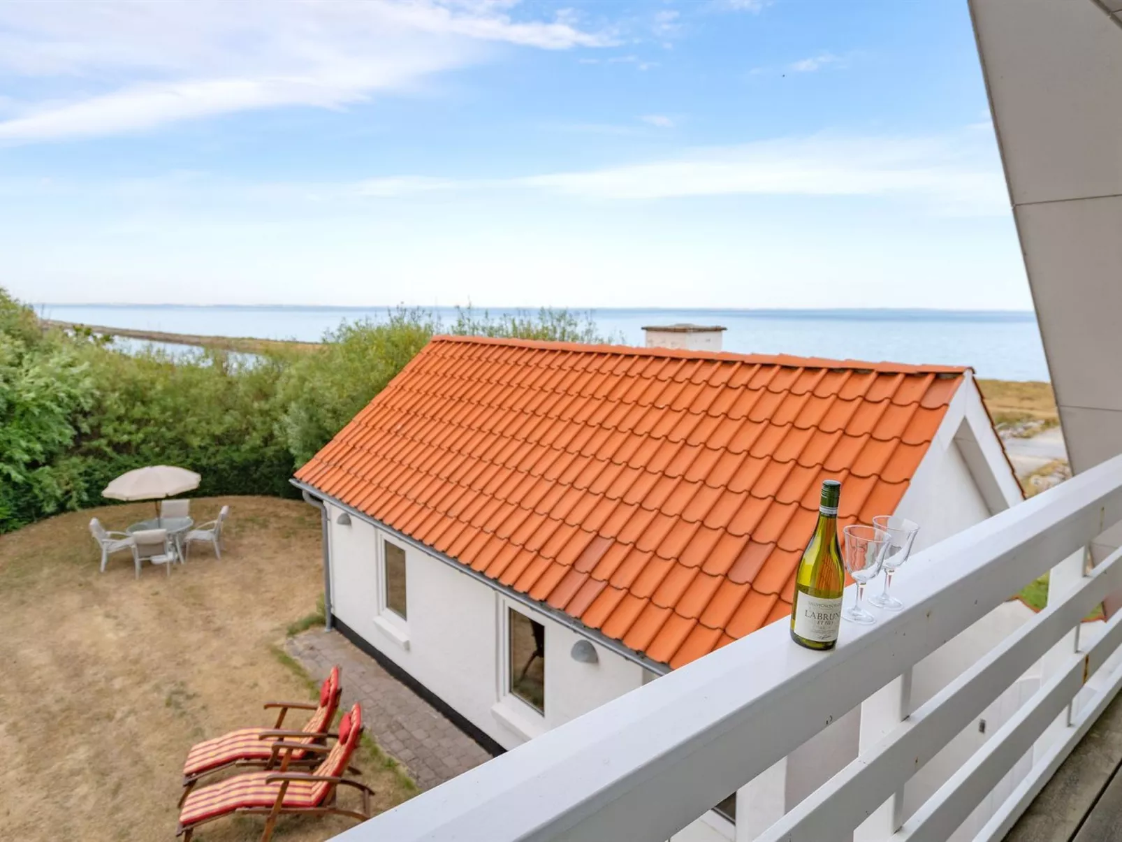 "Yorrick" - 50m to the fjord-Outside