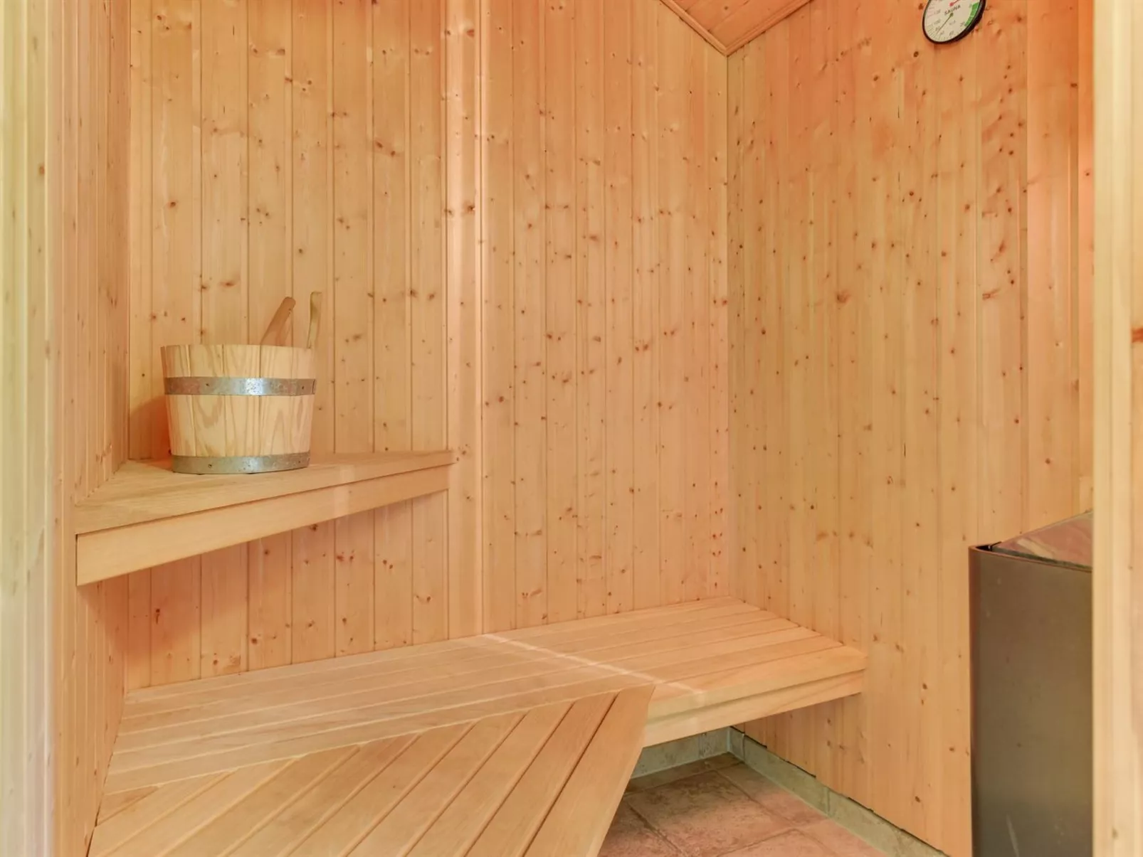 "Jonas" - 2.4km from the sea-Inside