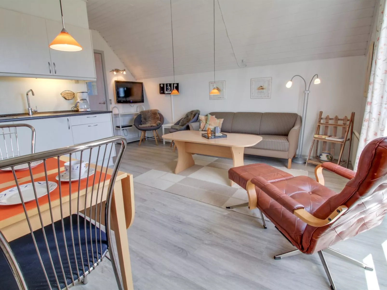 "Rauha" - 2.3km from the sea-Drinnen