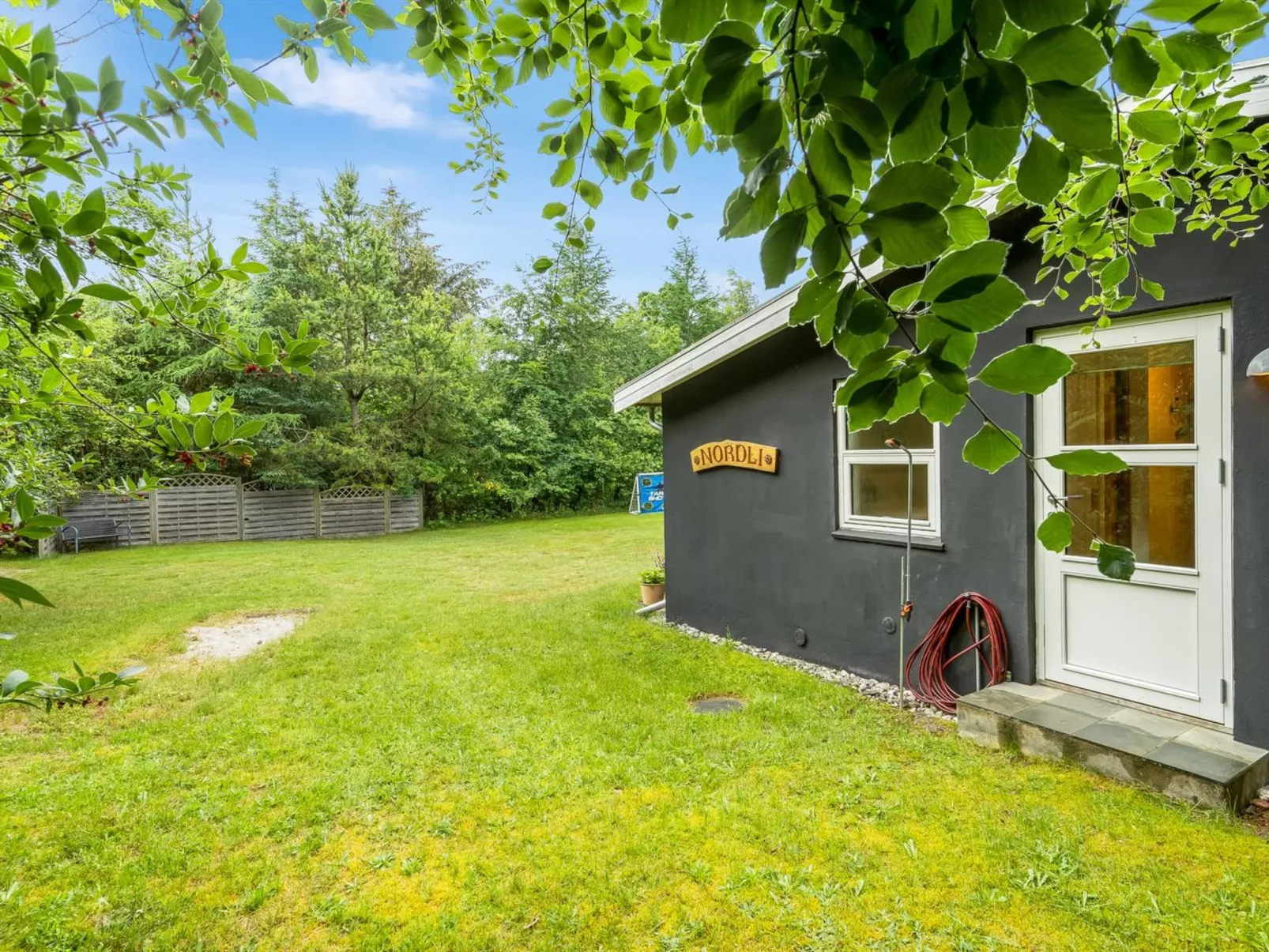 "Fergie" - 400m from the sea-Outside