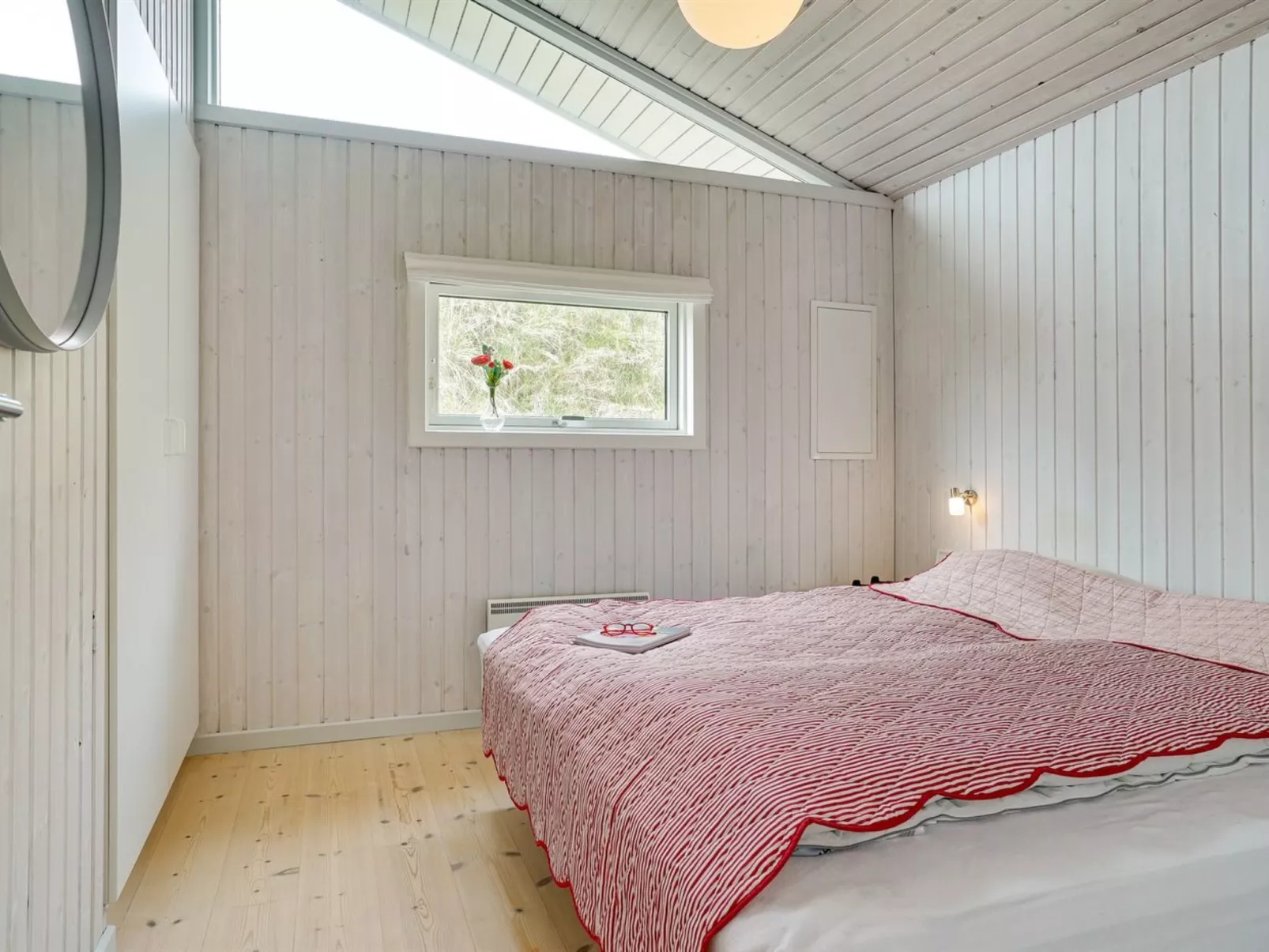 "Erwith" - 50m from the sea-Inside