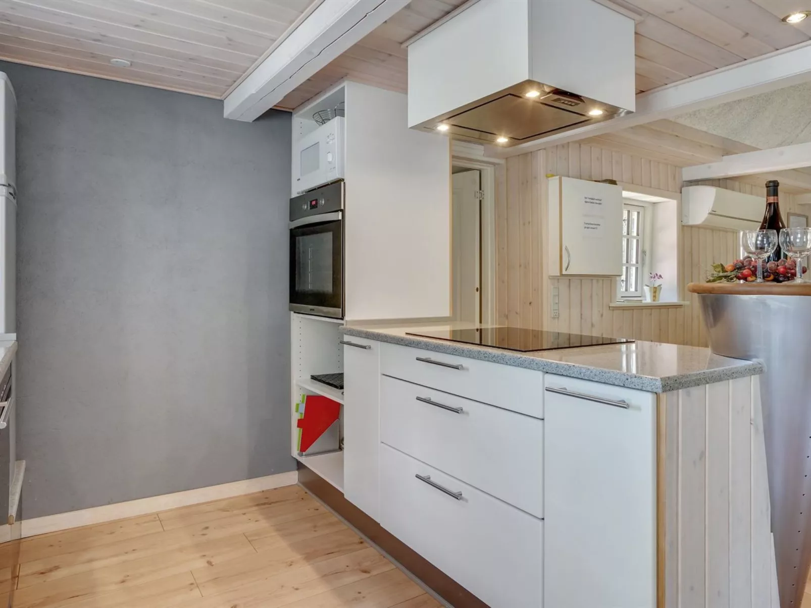 "Gudmund" - 3.9km from the sea-Inside