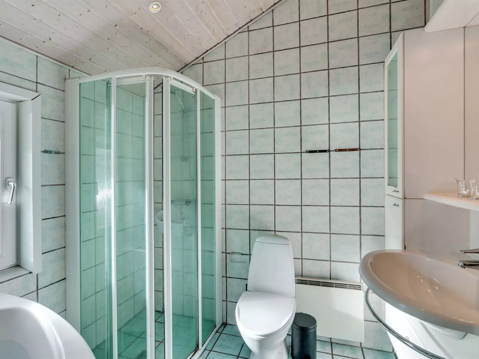 "Jul" - 900m from the sea-Dedans