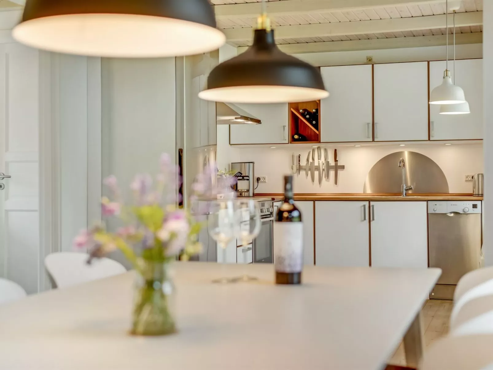 "Sverkel" - 700m from the sea-Drinnen