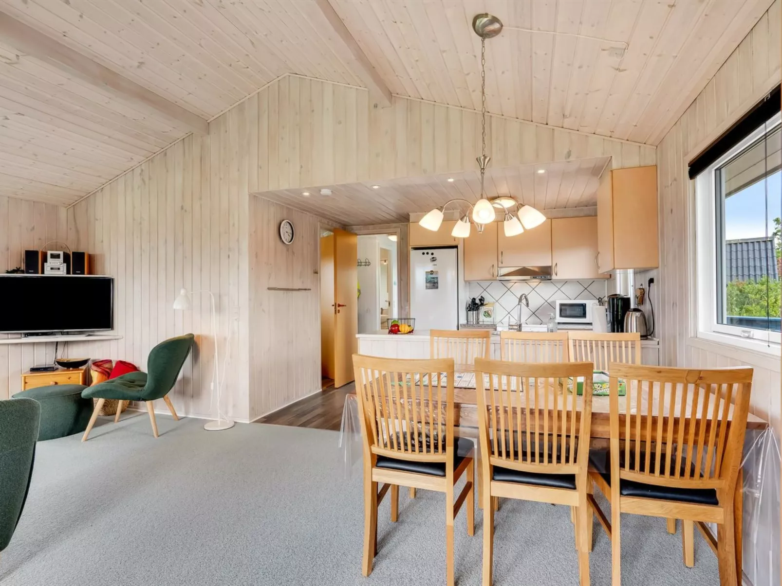 "Titta" - 150m to the fjord-Dedans