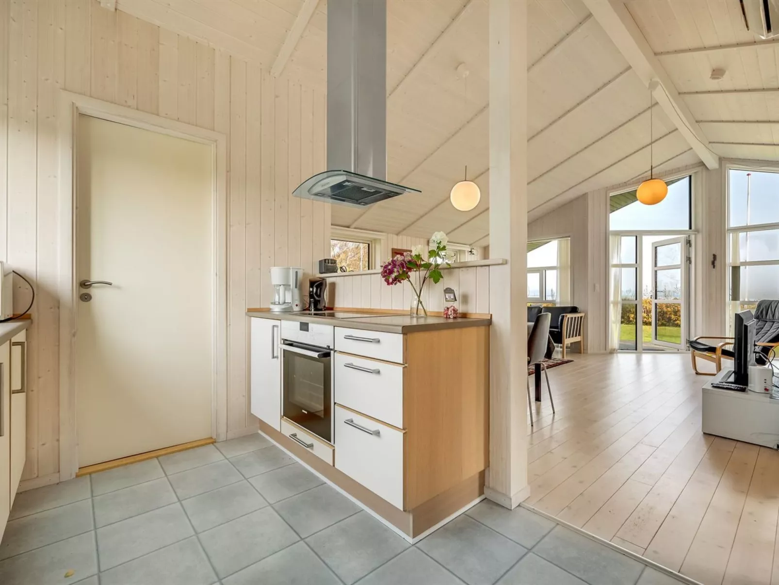 "Duschanka" - 50m to the fjord-Inside