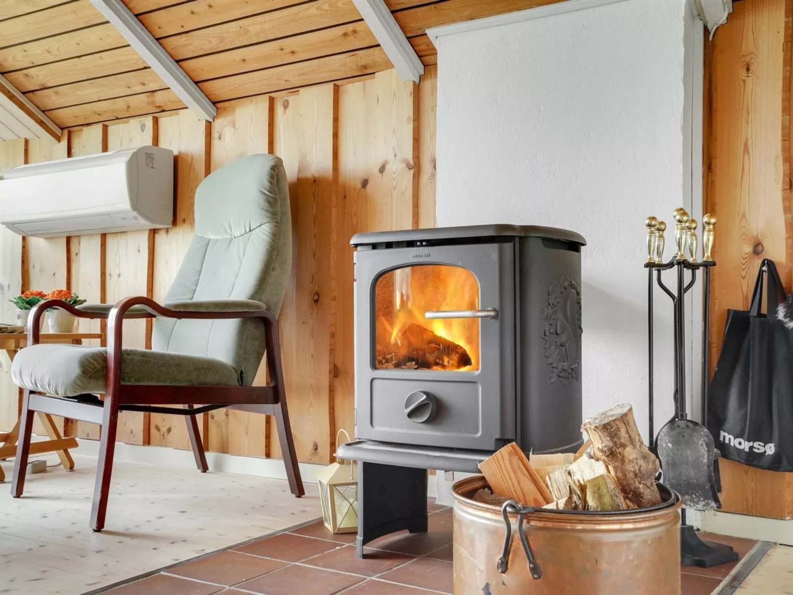 "Henrieke" - 250m to the fjord-Inside