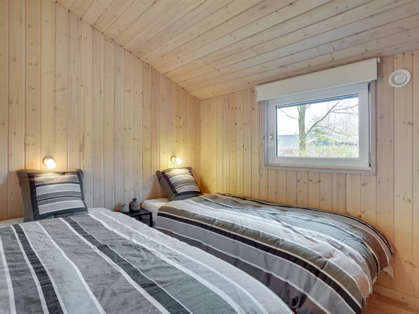 "Kea" - 30km from the sea-Inside