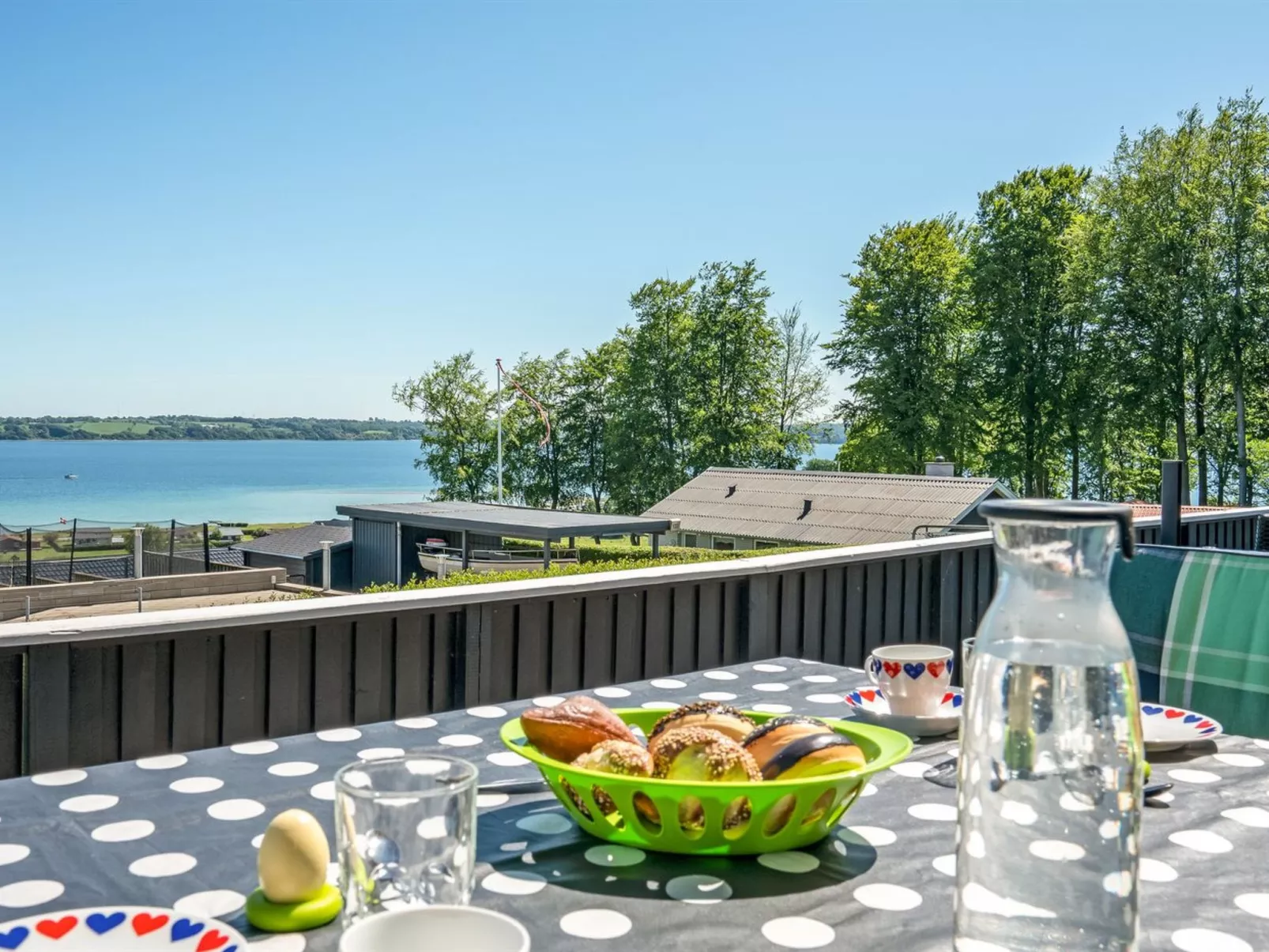 "Jenvold" - 300m to the fjord-Outside