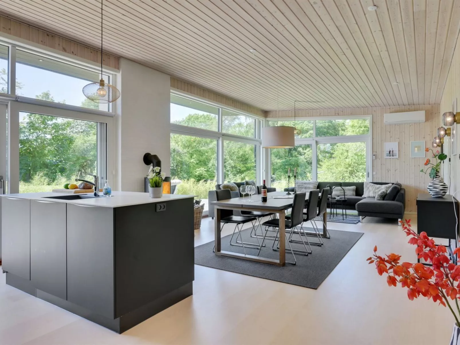 "Topenga" - 300m from the sea-Inside