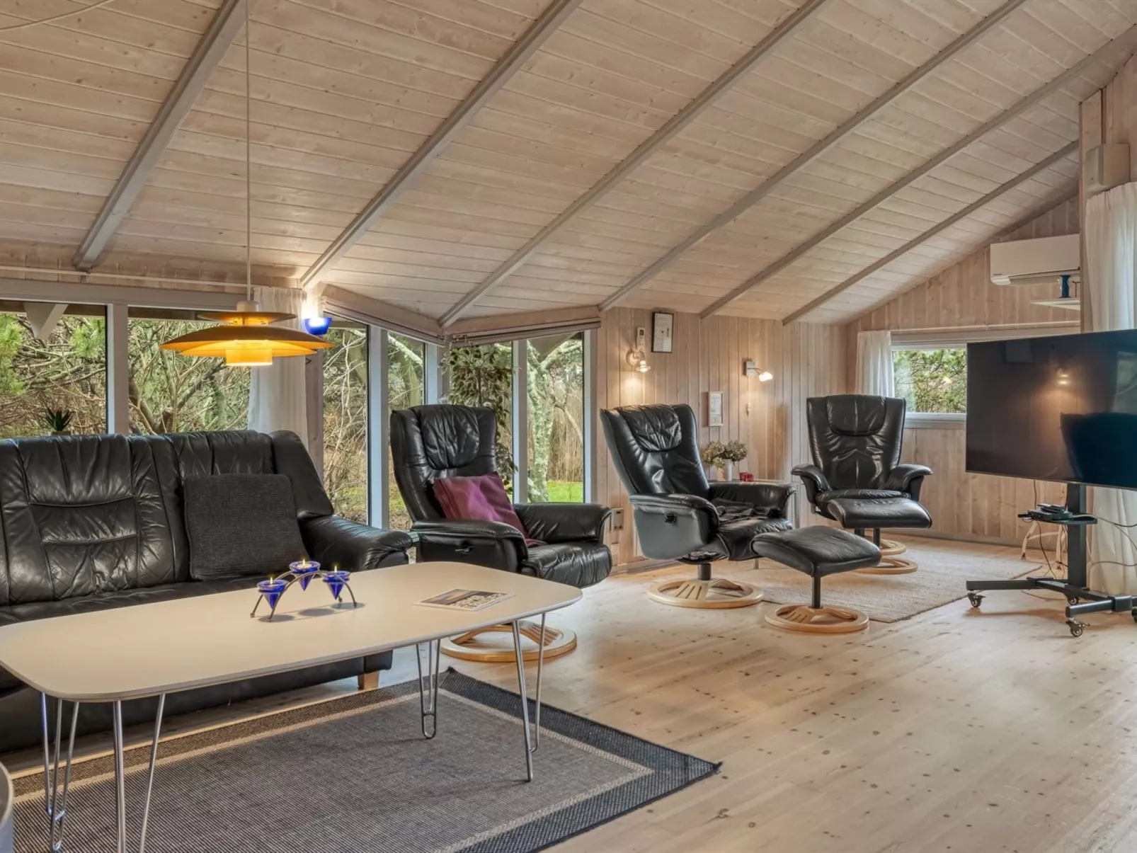 "Vivan" - 3.8km from the sea-Inside