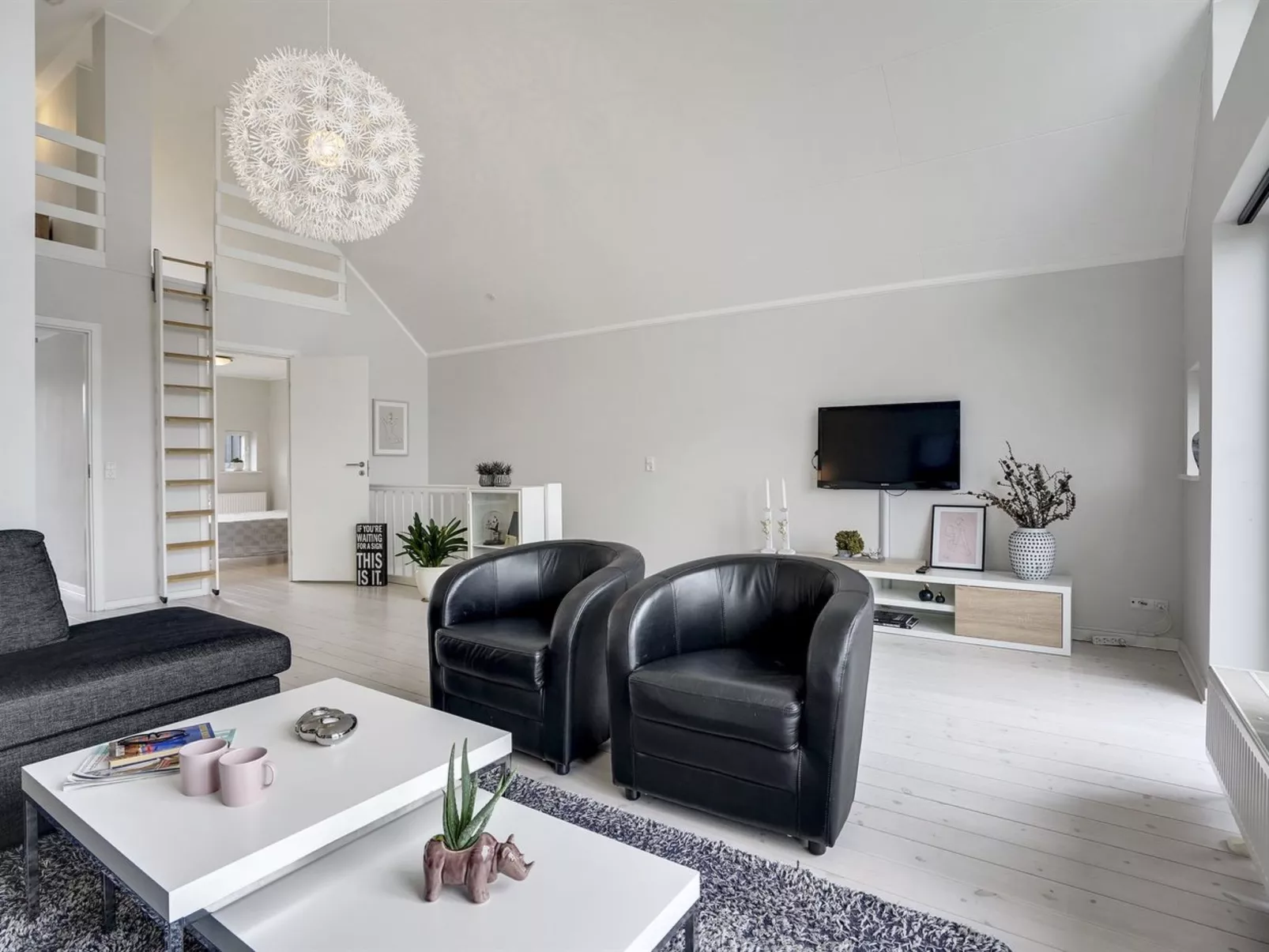 "Katharine" - 600m from the sea-Drinnen