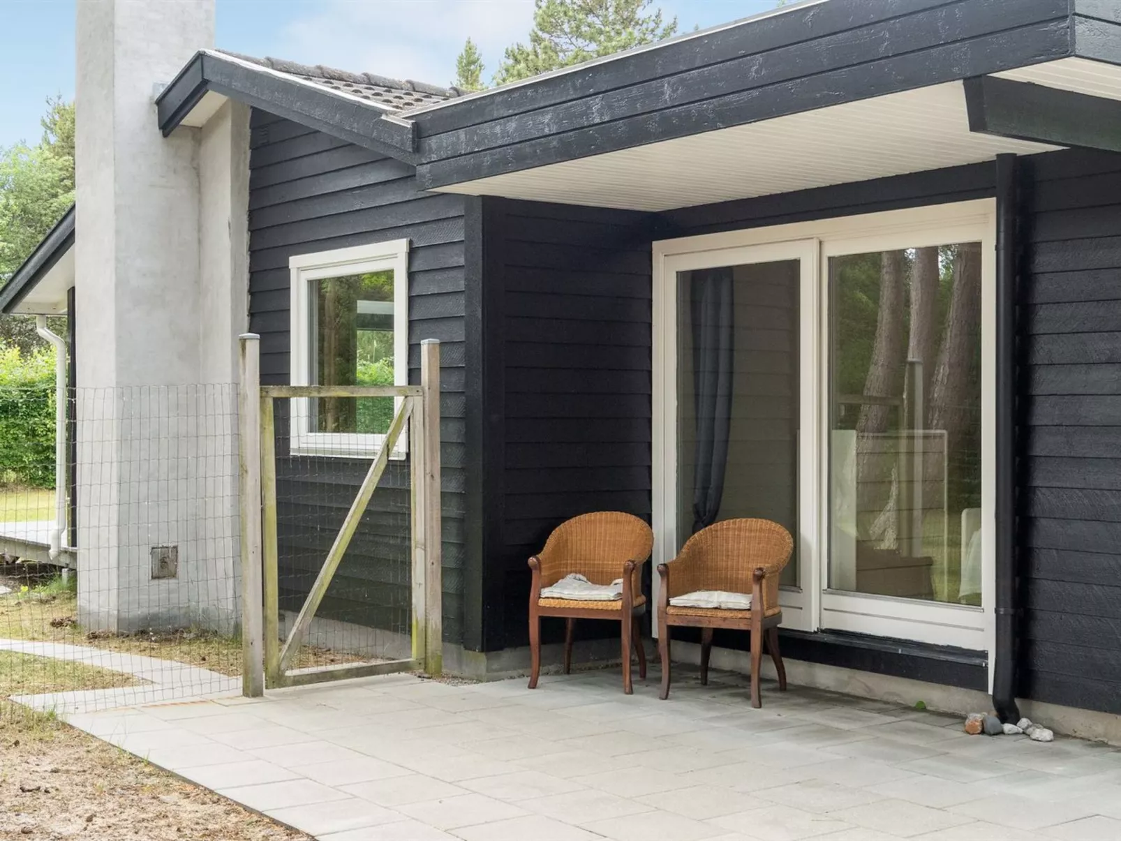 "Nannah" - 250m from the sea-Outside