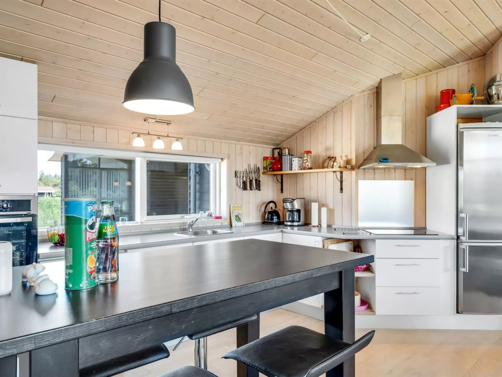 "Oskarvine" - 900m from the sea-Inside