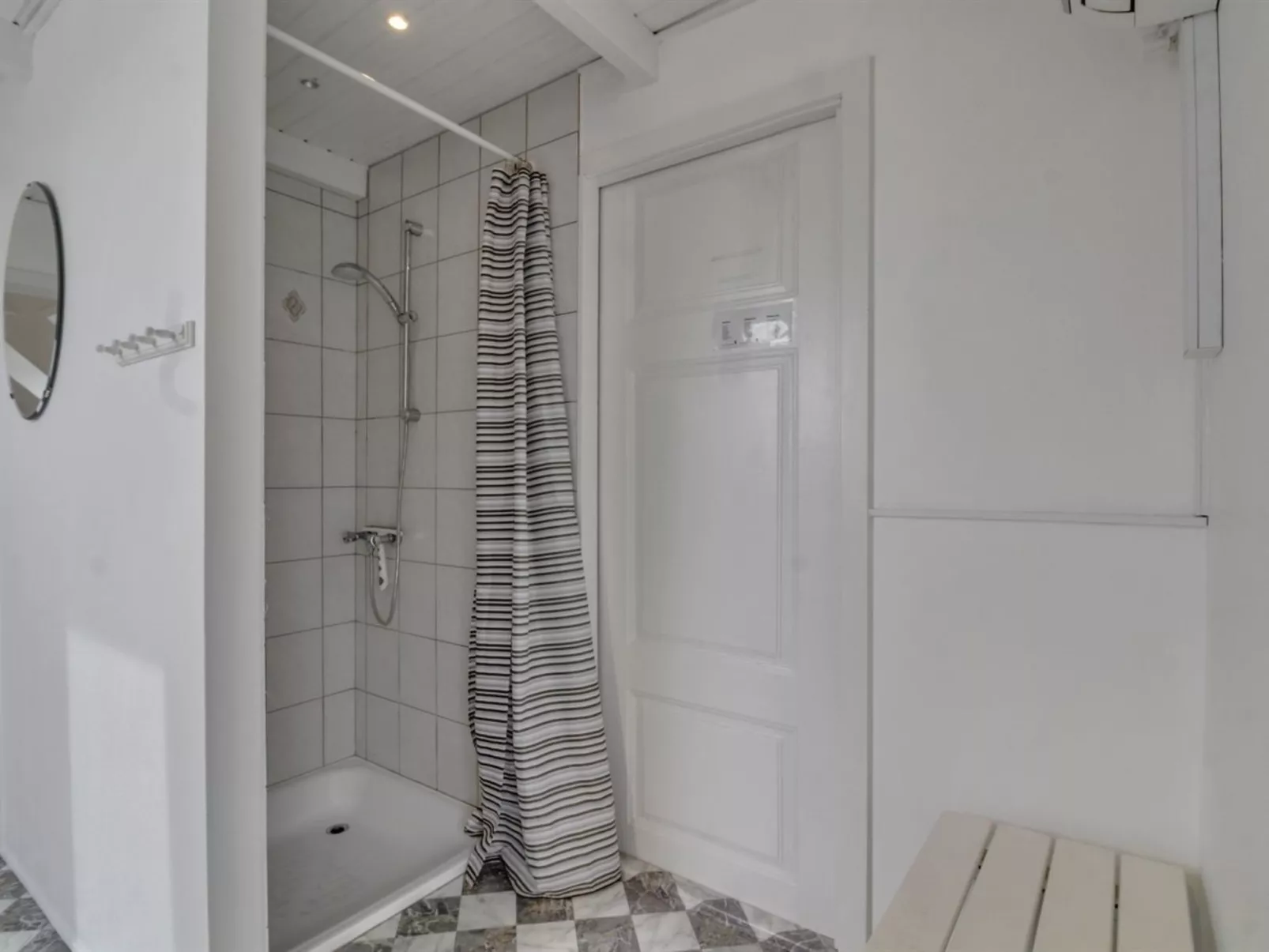 "Juuso" - 20km from the sea-Inside