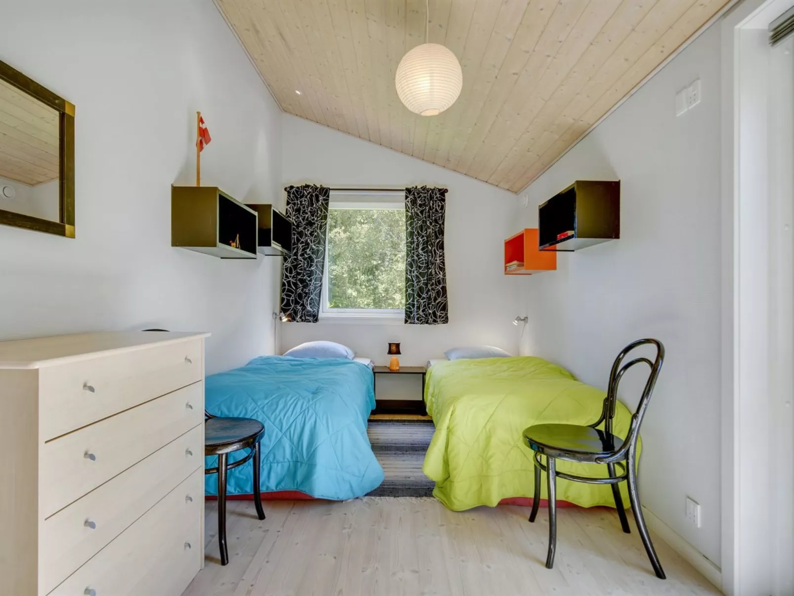 "Mile" - 260m from the sea-Inside