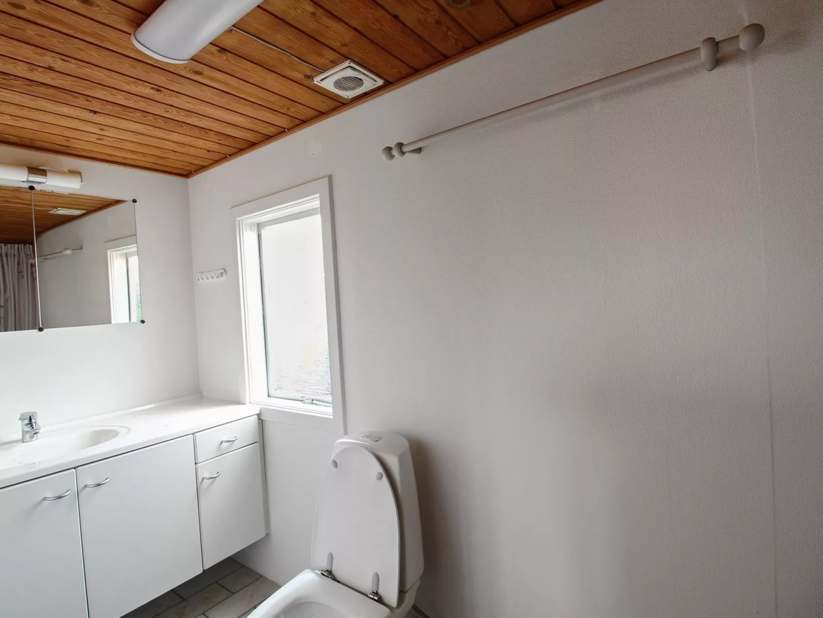 "Lillebror" - 200m from the sea-Drinnen