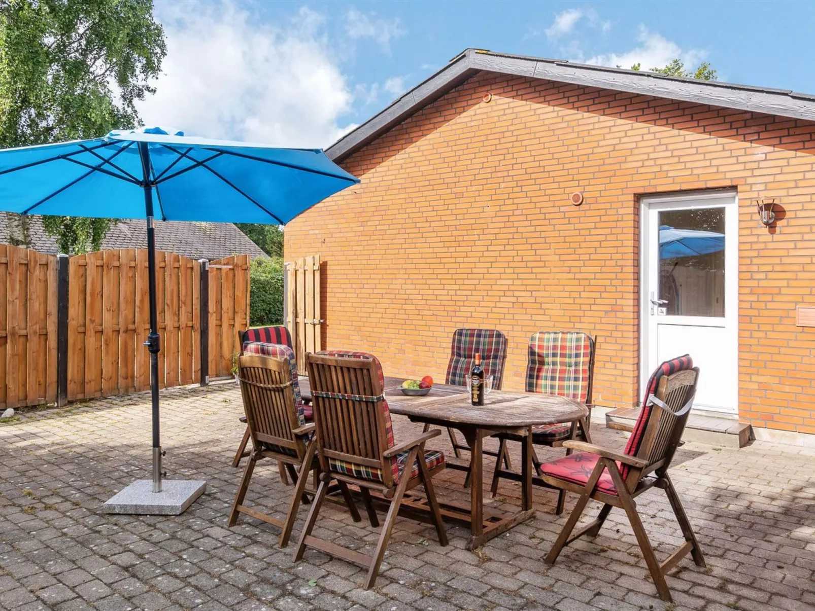 "Philip" - 2km from the sea-Outside