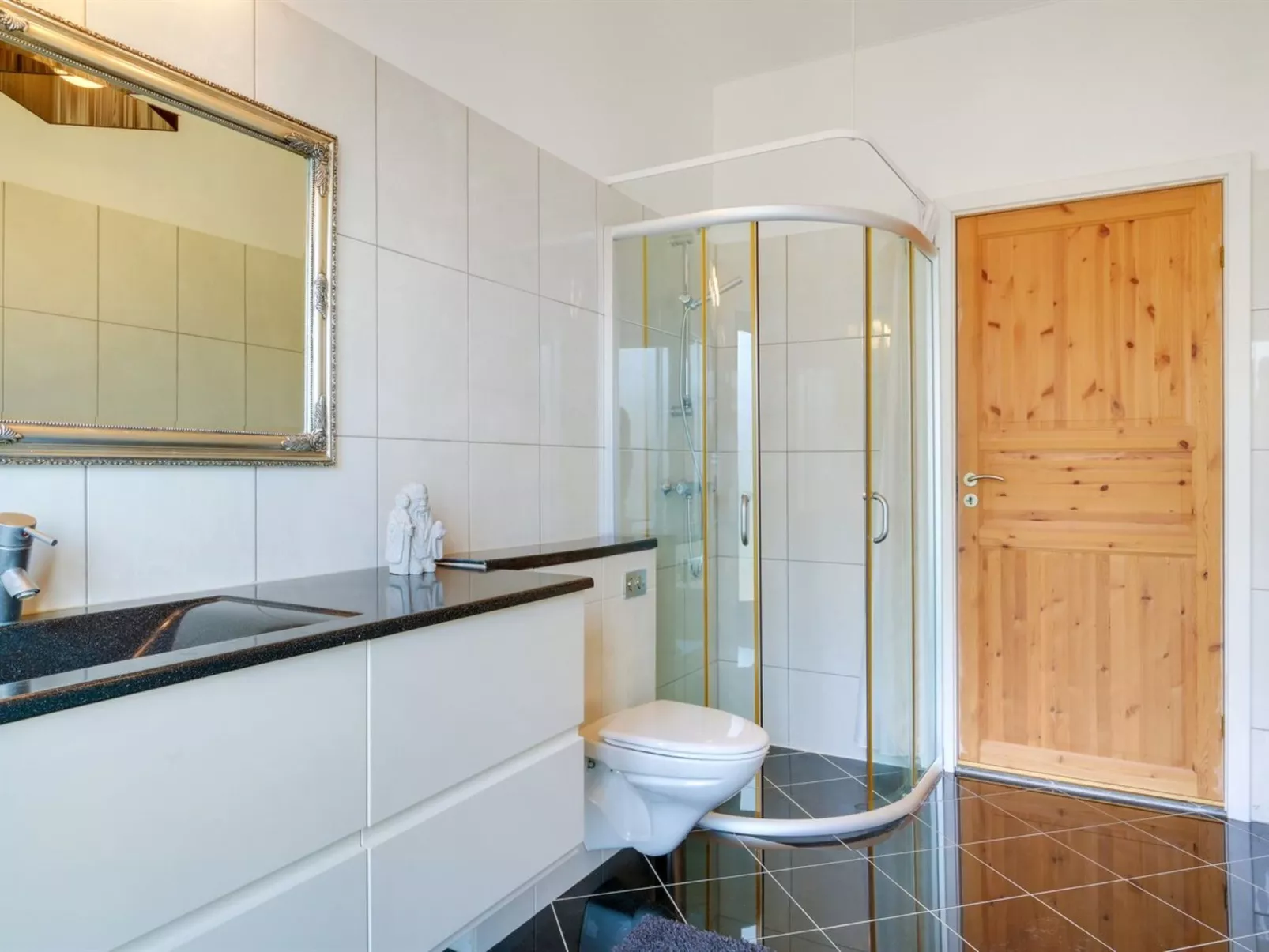 "Esta" -  from the sea-Inside