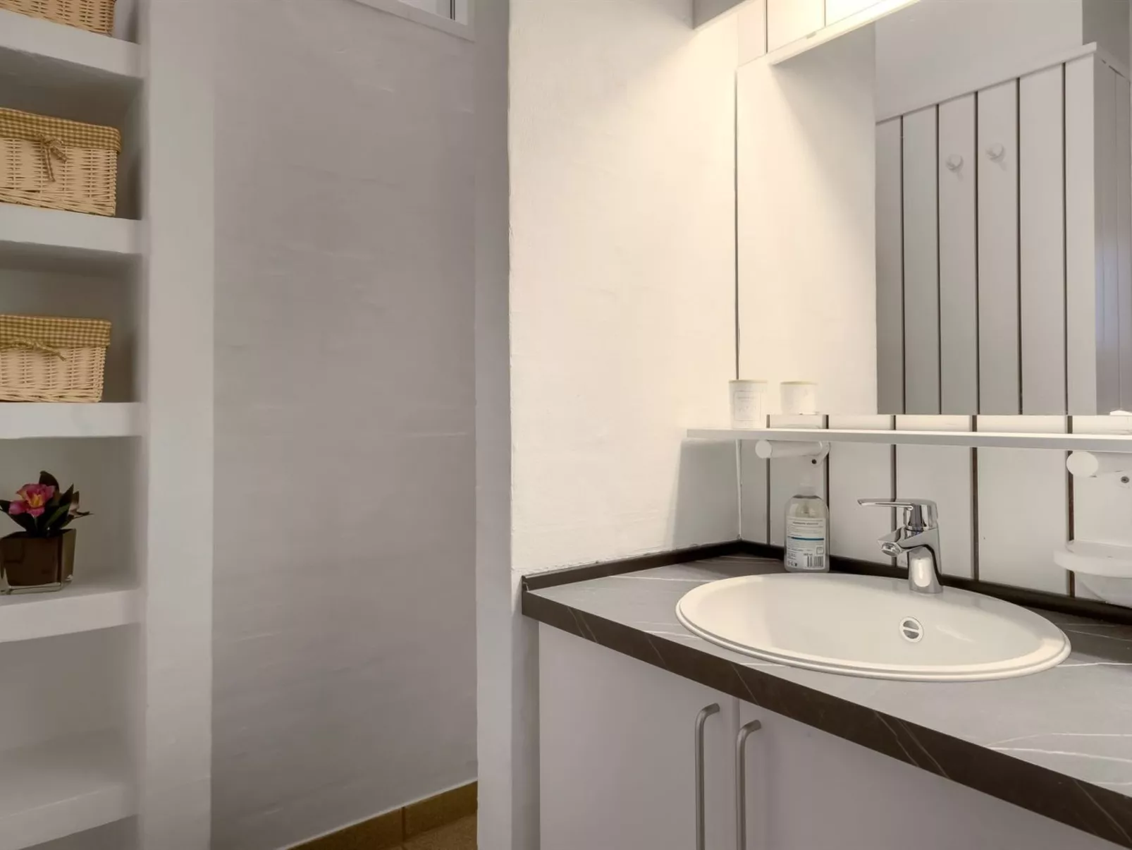 "Amadahy" - 950m from the sea-Drinnen