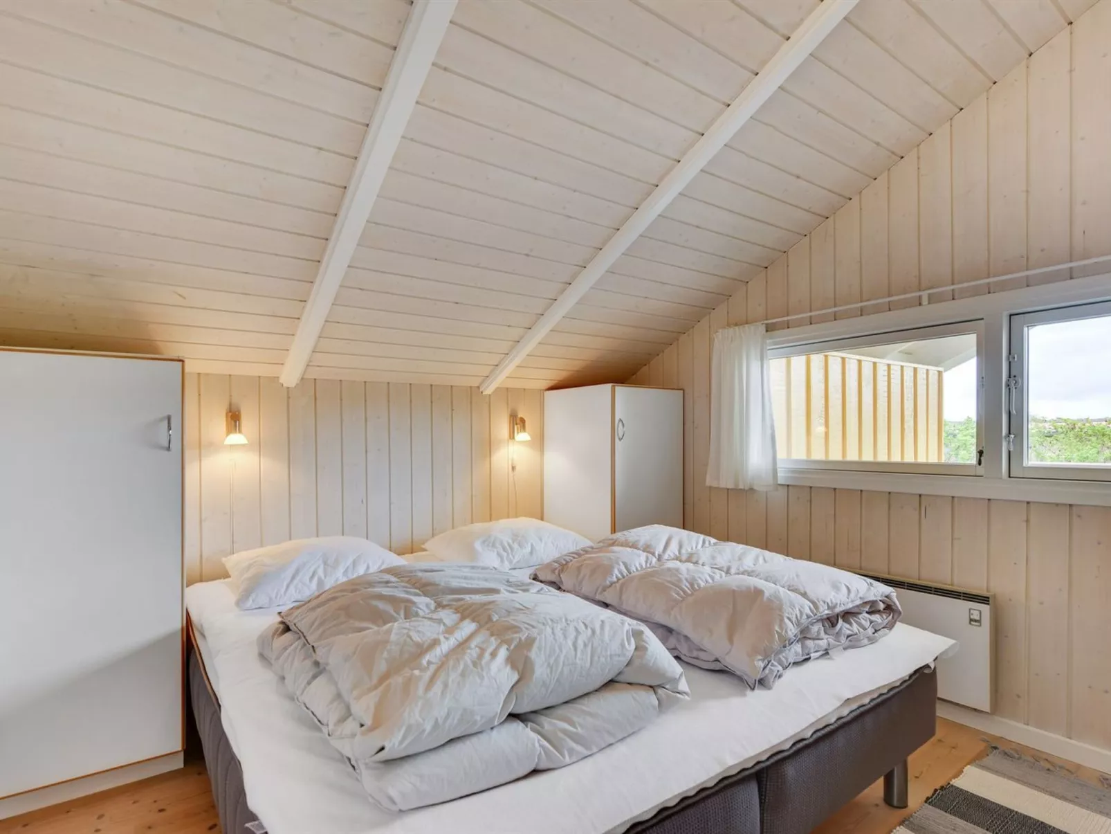 "Hwiting" - 200m from the sea-Inside